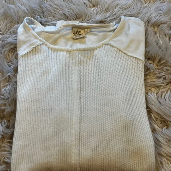 White Crow Women's Cream Long Sleeve Top - Picture 8 of 8